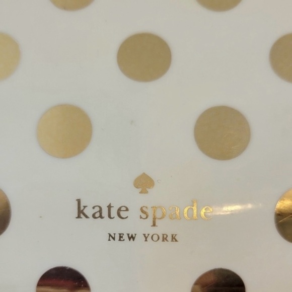 Kate Spade White Clutch Gold
Polka Dots Heart Pull Tab
Women Zip Pouch
Adorable - Picture 1 of 6